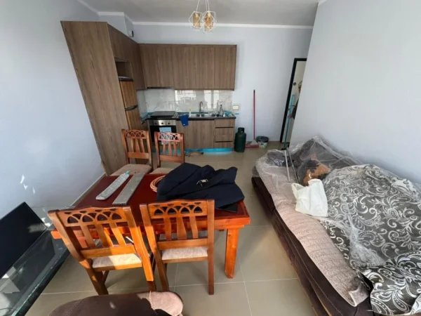 Tirane, jepet me qera apartament 2+1 Kati 6, 