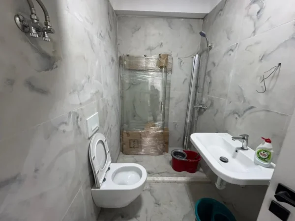 Tirane, jepet me qera apartament 2+1 Kati 6, 