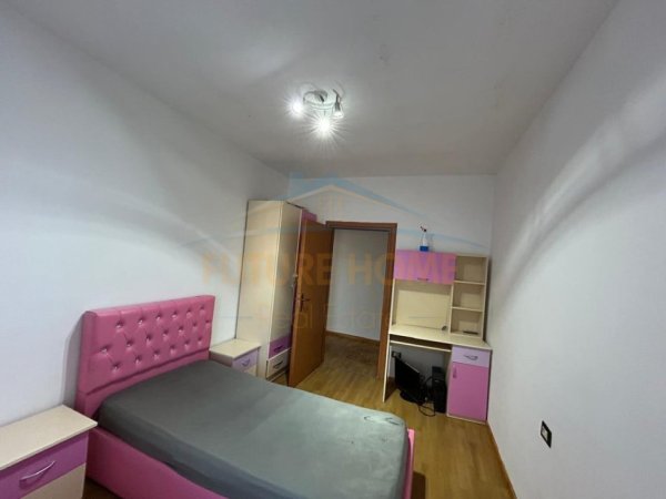 Durres, jepet me qera apartament 2+1+Ballkon Kati 7, 450 m² 450 € (Ish Rajoni i Policise, Durres)