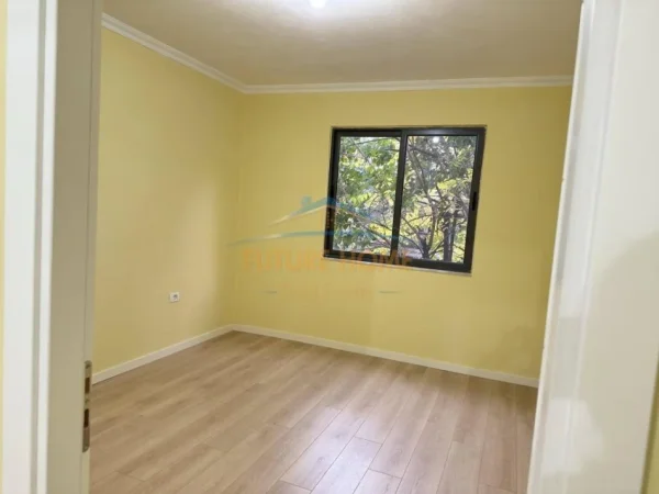 Tirane, shitet apartament 1+1 Kati 2, 54 m² 95.000 € (tek Shkolla Bajram Curri)