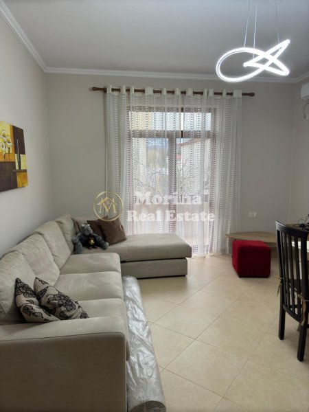 Tirane, jepet me qera shtepi 2+1 Kati 1, 80 m² 500 € (Vilat Amerikane)