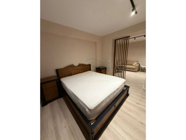 Tirane, jepet me qera apartament 2+1 Kati 1, 55 m² 550 € 