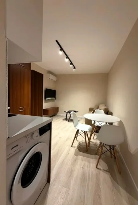 Tirane, jepet me qera apartament 2+1 Kati 1, 55 m² 550 € (OXHAKU)