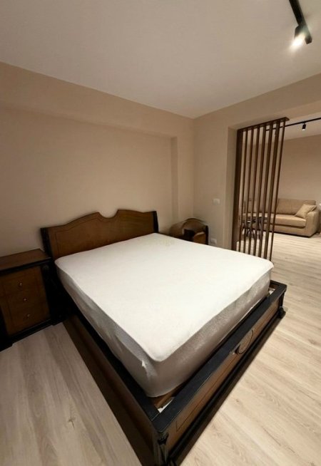 Tirane, jepet me qera apartament 2+1 Kati 1, 55 m² 550 € (OXHAKU)