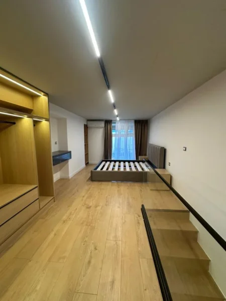 Tirane, shitet apartament duplex 1+1 , 75 m² 119.000 € (PERBALLE SPITALIT AMERIKAN 3)