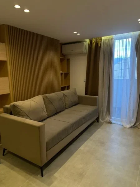 Tirane, shitet apartament duplex 1+1 , 75 m² 119.000 € (PERBALLE SPITALIT AMERIKAN 3)