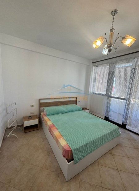 Tirane, jepet me qera apartament 1+1+Ballkon Kati 8, 60 m² 500 € (Rrugen e Elbasanit prane Ambasades Amerikane)
