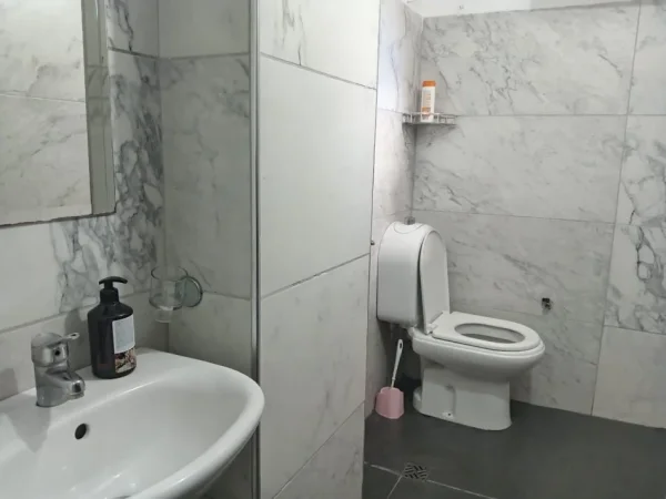 Apartament 1+1 Kati 3, 1 m² 420 € (Rruga Gjon Mili)