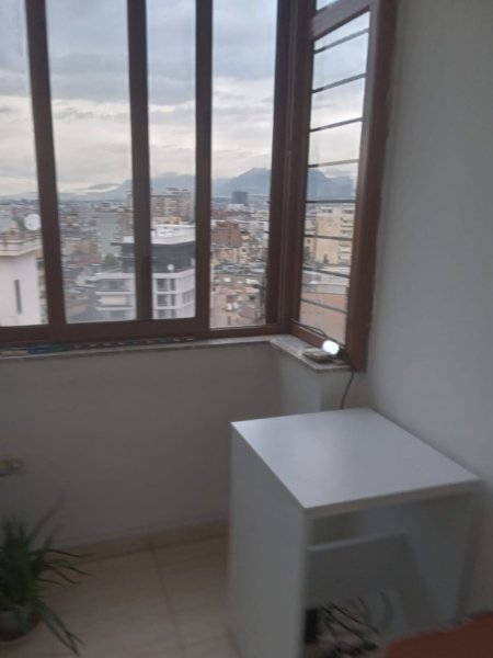 Tirane, jepet me qera apartament 1+1+Ballkon Kati 12, 60 m² 680 € (Rruga e Bogdaneve)