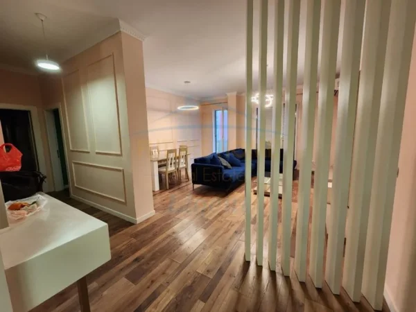 Tirane, jepet me qera apartament 2+1 Kati 3, 105 m² 850 € (Kopshti Zoologjik)