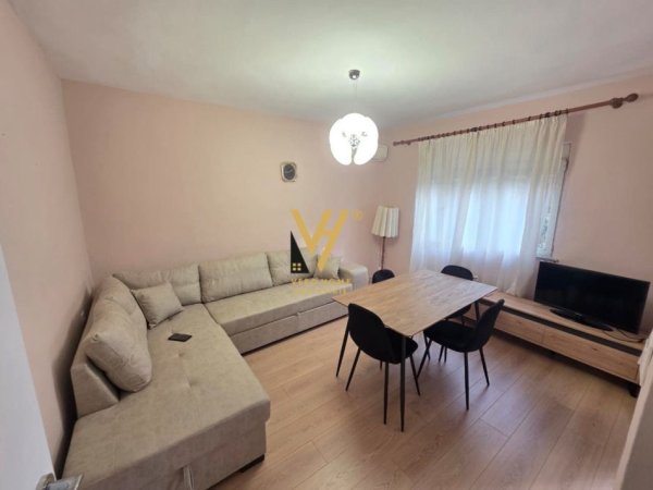 Tirane, jepet me qera apartament 1+1+Ballkon Kati 3, 67 m² 590 € (MYSLYM SHYRI)