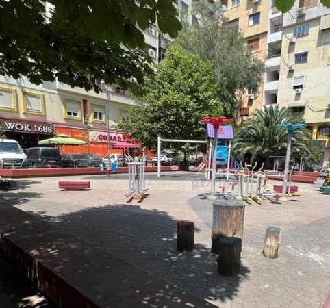 Tirane, shitet dyqan Kati 0, 43 m² 171.000 € (Rruga Rreshit Çollaku, Tiranë(ID: 530571005-16)