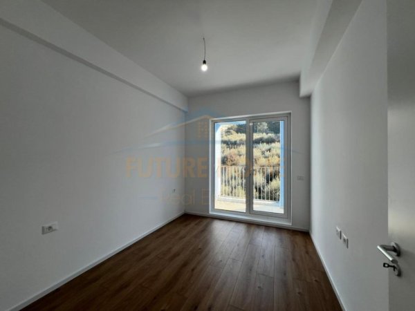 Tirane, shes apartament 1+1 Kati 3, 53 m² 83.000 € (OXA, Fresku,)