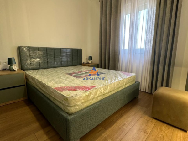 Tirane, jepet me qera apartament 2+1+Ballkon Kati 7, 90 m² 624 € 