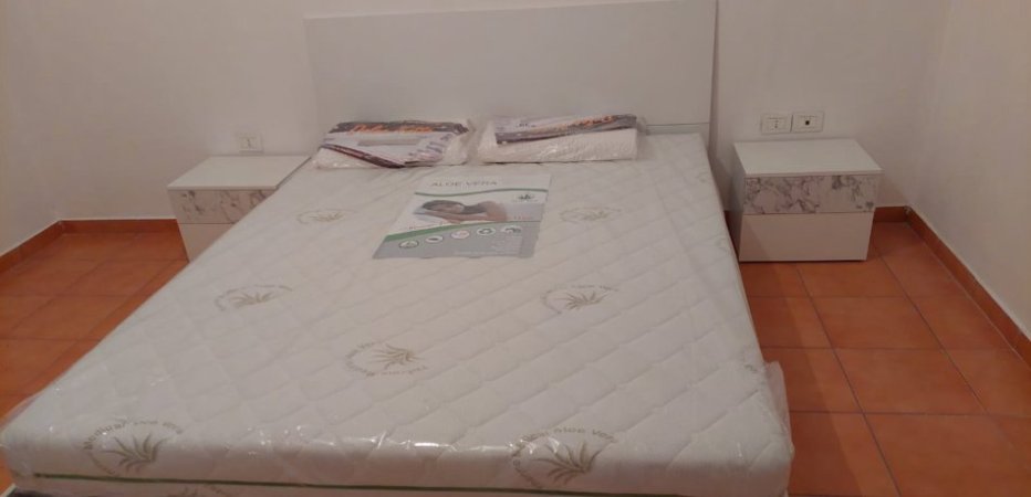 Tirane, jepet me qera apartament 2+1+Aneks+Ballkon Kati 8, 104 m² 450 € (Astir, Pallatet Fratari)