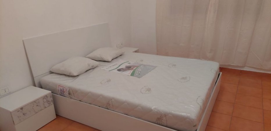Tirane, jepet me qera apartament 2+1+Aneks+Ballkon Kati 8, 104 m² 450 € (Astir, Pallatet Fratari)
