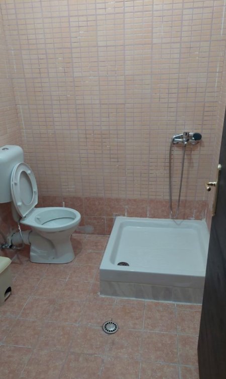 Tirane, jepet me qera apartament 2+1+Aneks+Ballkon Kati 8, 104 m² 450 € (Astir, Pallatet Fratari)