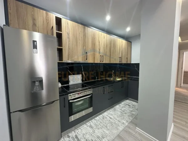 Tirane, jepet me qera apartament 2+1 Kati 6, 102 m² 650 € 