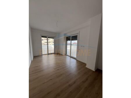 Tirane, shitet apartament 2+1 Kati 1, 100 m² 169.000 € 