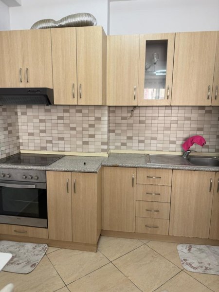 Tirane, jepet me qera apartament 1+1+Aneks+Ballkon Kati 7, 74 m² 430 € (Yzberisht, Perball KMY.)