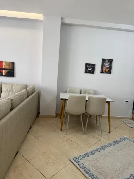 Tirane, jepet me qera apartament 1+1+Aneks+Ballkon Kati 7, 74 m² 430 € (Yzberisht, Perball KMY.)