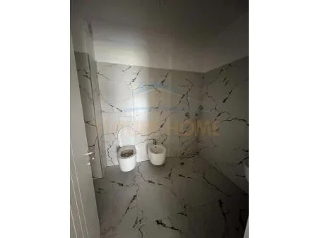 Tirane, shitet apartament 2+1 Kati 1, 100 m² 169.000 € 