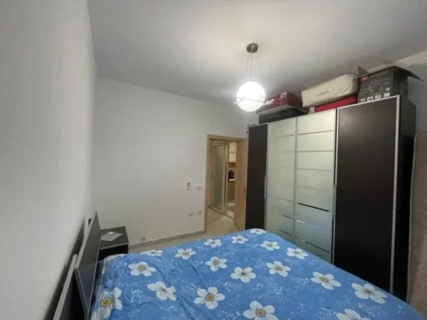 Tirane, jepet me qera apartament 1+1+Aneks+Ballkon Kati 4, 60 m² 300 € (Rruga Agon , prane Ardenos)