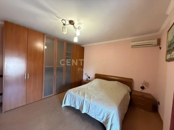 Tirane, jepet me qera apartament 2+1 Kati 9, 124 m² 700 € 