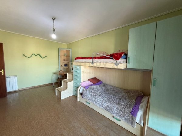 Tirane, jepet me qera apartament 2+1 Kati 9, 124 m² 700 € 