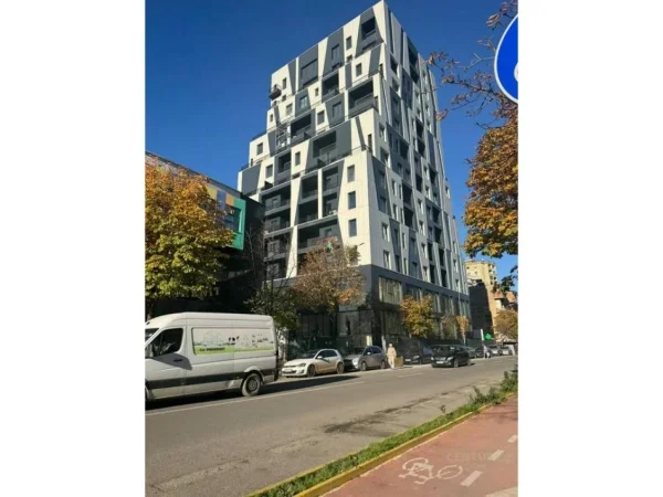 Tirane, jepet me qera ambjent biznesi Kati 10, 102 m² 1.500 € 