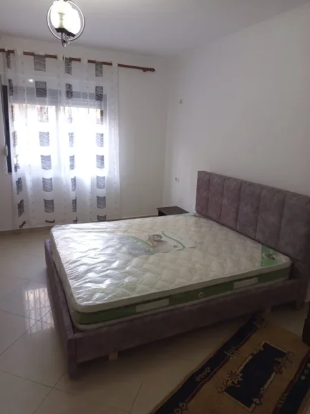 Tirane, jepet me qera apartament 2+1+Ballkon Kati 5, 90 m² 500 € (Zogu Zi)