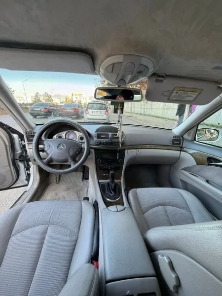 Tirane, shitet makine Nafte, gri metalizato automatik Kondicioner 277.000 km 3.800 €