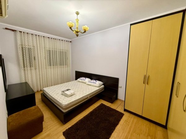 Tirane, jepet me qera apartament 2+1 Kati 6, 120 m²