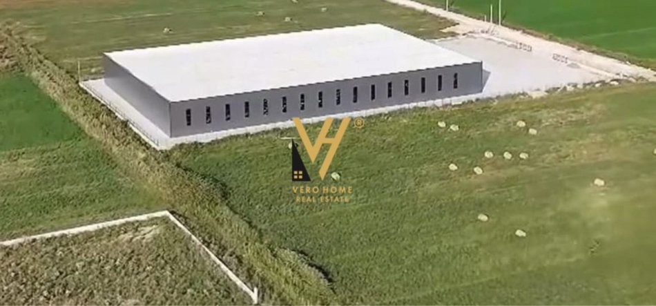 Durres, jepet me qera magazine Kati 0, 5.000 m² 10.000 € (FLLAKE)