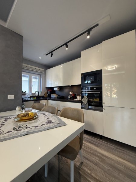 Tirane, shes apartament 2+1+Aneks+Ballkon Kati 2, 115 m² 160.000 € (Kadri Brahimaj)