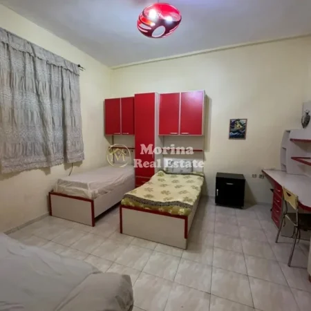 Tirane, jepet me qera shtepi 1+1 Kati 2, 60 m² 400 € (Rruga Siri Kodra)