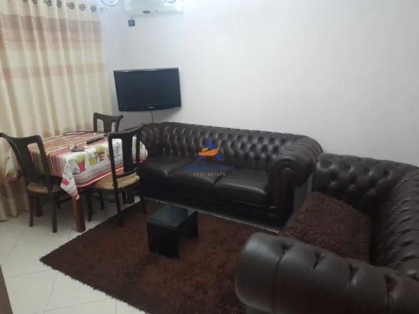 Tirane, jepet me qera apartament 1+1+Ballkon Kati 2, 60 m² 572 € 