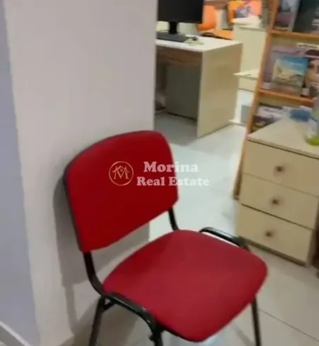 Tirane, jepet me qera ambjent biznesi Kati 1, 52 m² 700 € (Rruga e Durresit)