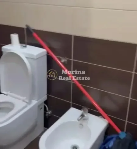 Tirane, jepet me qera ambjent biznesi Kati 1, 52 m² 700 € (Rruga e Durresit)