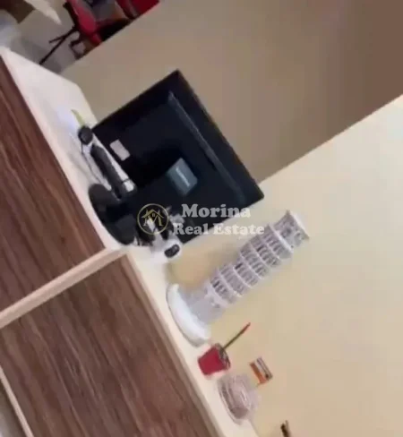 Tirane, jepet me qera ambjent biznesi Kati 1, 52 m² 700 € (Rruga e Durresit)