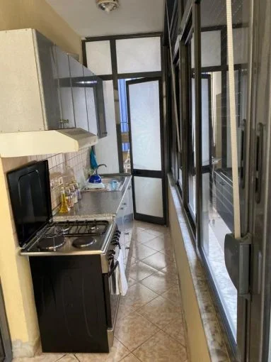 Tirane, jepet me qera apartament 1+1+Aneks+Ballkon Kati 6, 75 m² 600 € (Rruga e Kavajes , prane Elektroskek Hikvision)