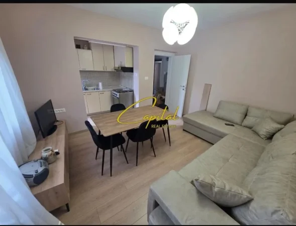 Tirane, jepet me qera apartament 1+1 Kati 3, 65 m² 590 € (MYSLYM SHYRI)