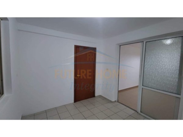 Tirane, jepet me qera ambjent biznesi Kati 0, 50 m² 416 € (Stadiumi Dinamo)