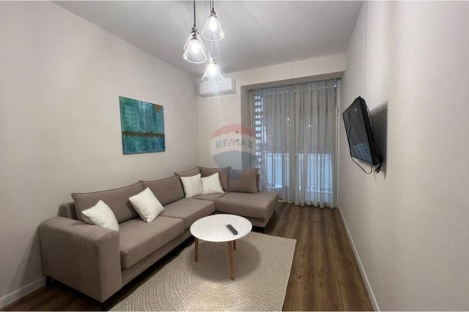 Tirane, jepet me qera apartament 1+1+Ballkon Kati 4, 75 m² 750 € (Kika 2)