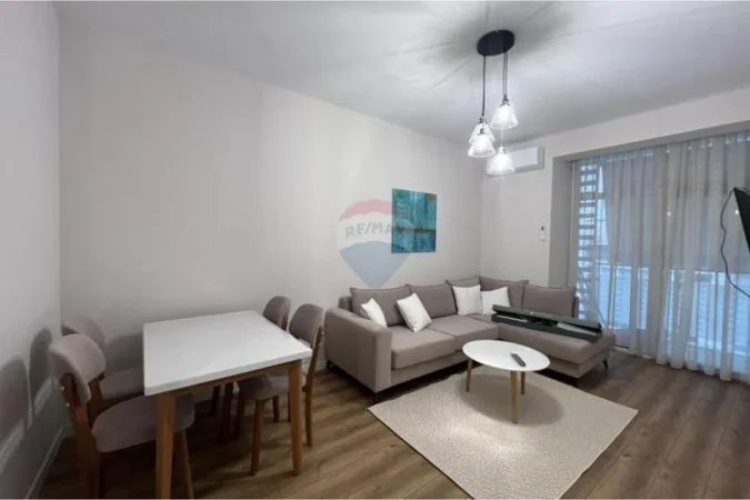 Tirane, jepet me qera apartament 1+1+Ballkon Kati 4, 75 m² 750 € (Kika 2)