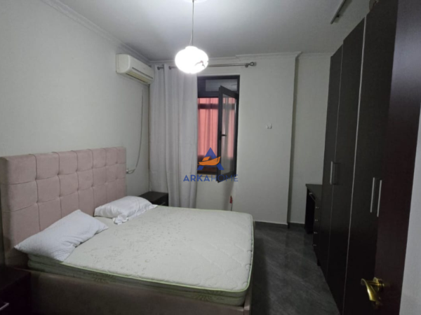Tirane, jepet me qera apartament 1+1+Ballkon Kati 4, 70 m² 572 € 