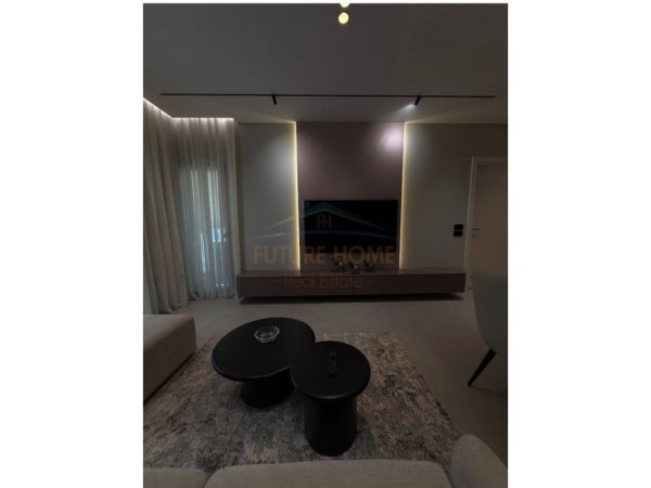 Tirane, jepet me qera apartament 1+1 , 67 m² 1.000 € (Rezidenca Erli – Porcelan)