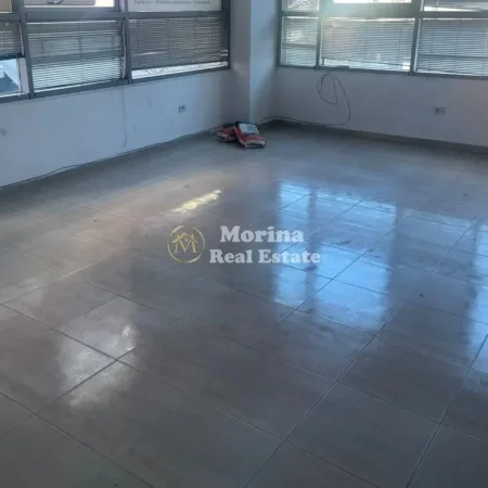 Tirane, jepet me qera ambjent biznesi Kati 1, 78 m² 500 € (Brryli)