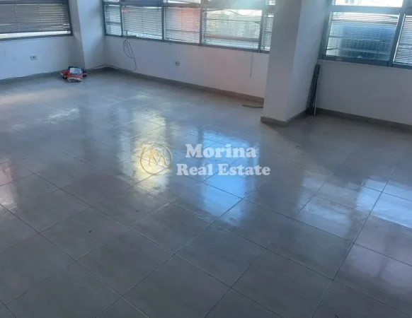 Tirane, jepet me qera ambjent biznesi Kati 1, 78 m² 500 € (Brryli)
