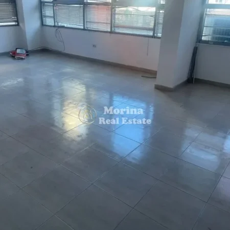 Tirane, jepet me qera ambjent biznesi Kati 1, 78 m² 500 € (Brryli)